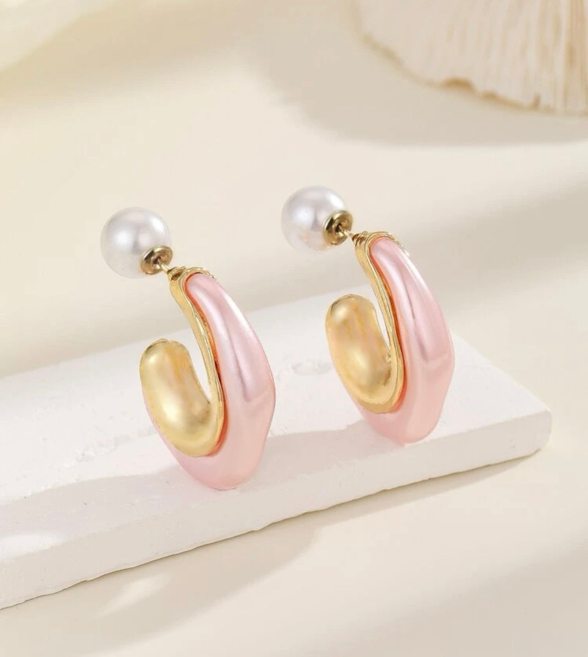 Curvy Hoop Earrings